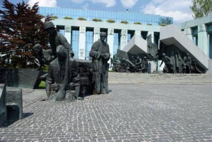 Warsaw Uprising tour during a layover